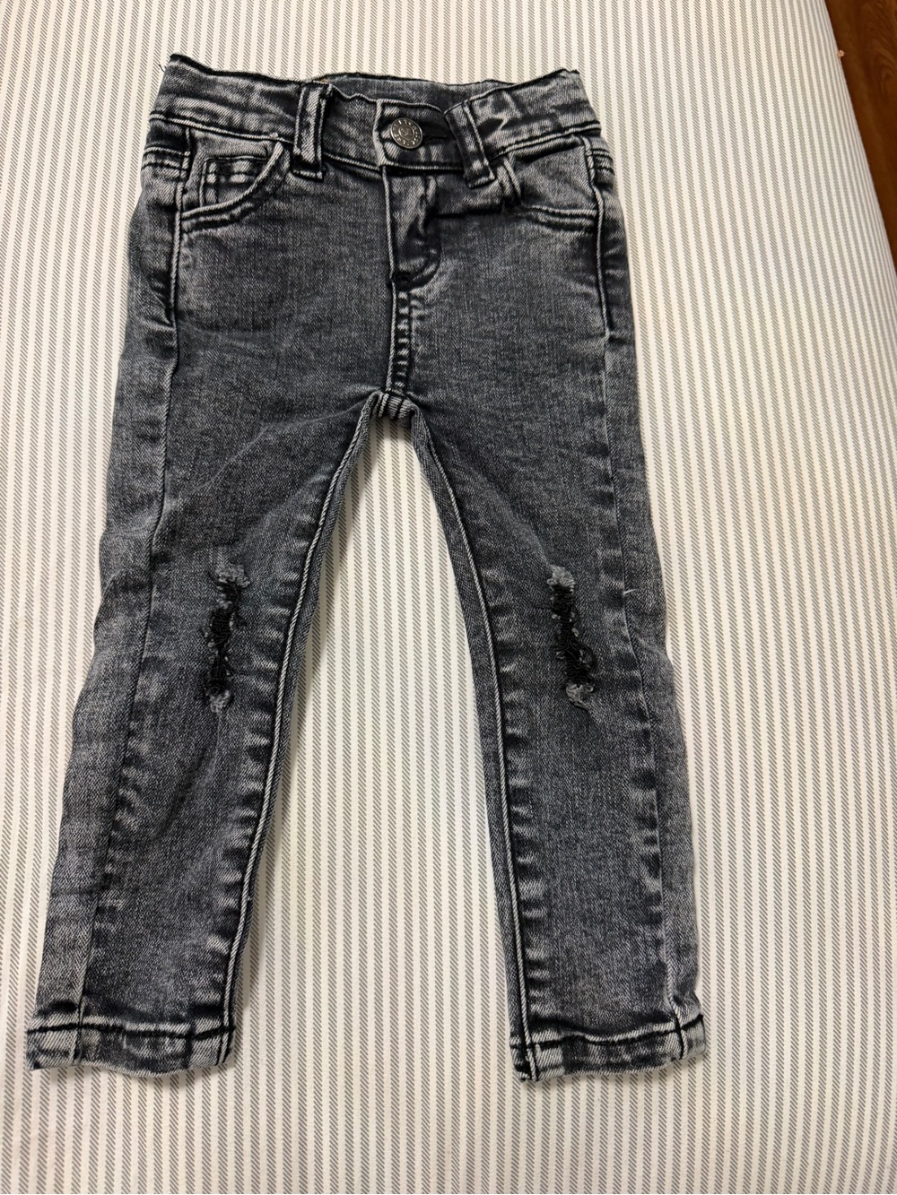 Kids Washed Black Skinny Jeans with Knee Distress